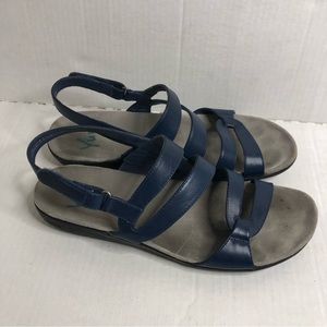 Yuu Janne Sandals Blue Womens size 10 comfort Foot Bed Hook Loop Closure